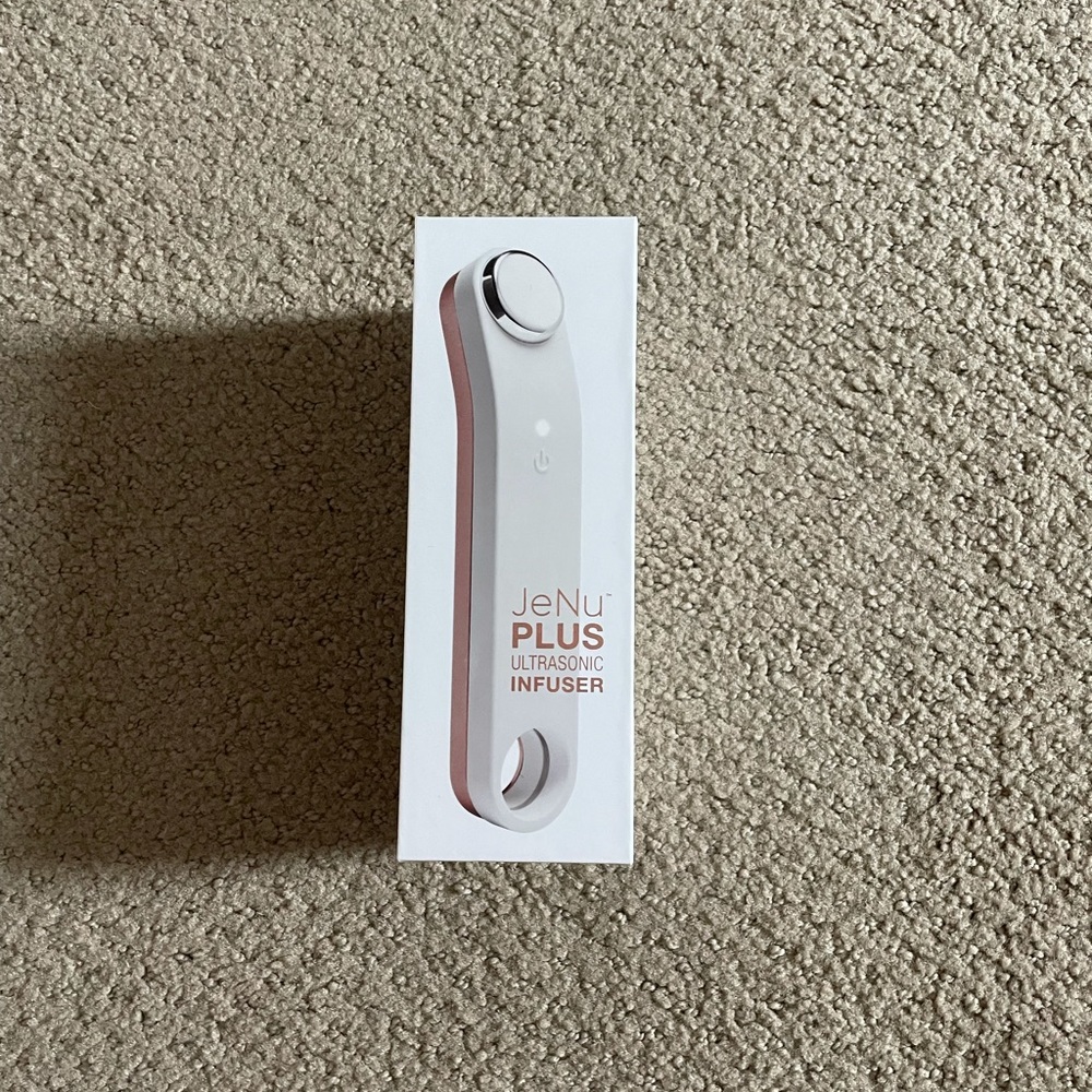 JenU plus Ultrasonic Infuser in rose-gold.